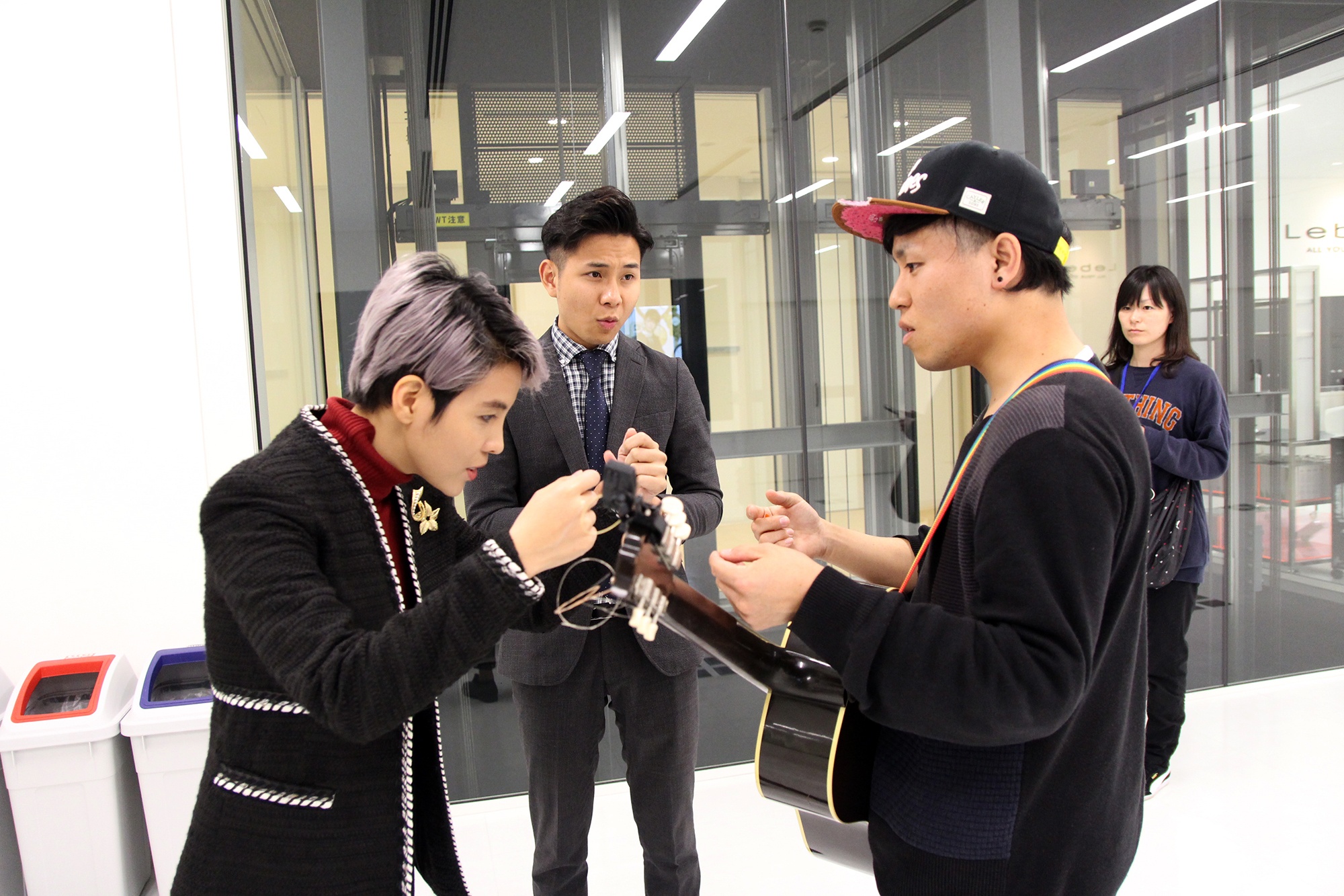 Vu Cat Tuong cung MC Keiichi Inoue hat 