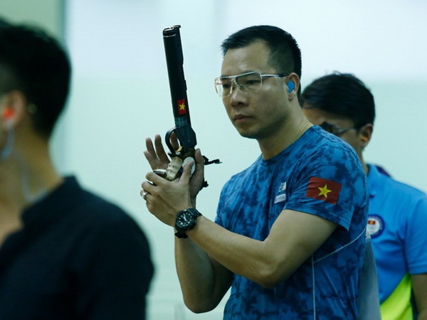 Vuot qua thanh tich World Cup, Hoang Xuan Vinh gianh HCV thu hai hinh anh