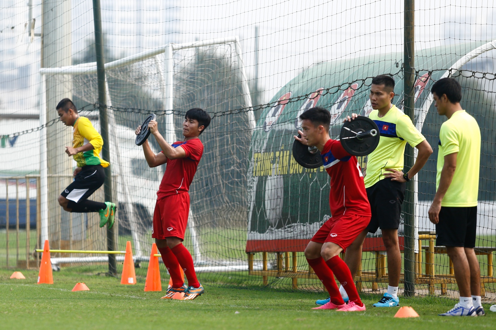 Đức Chinh bấm bóng thắng U20 Việt Nam ảnh 1 Duc Chinh bam bong thang U20 Viet Nam anh 1