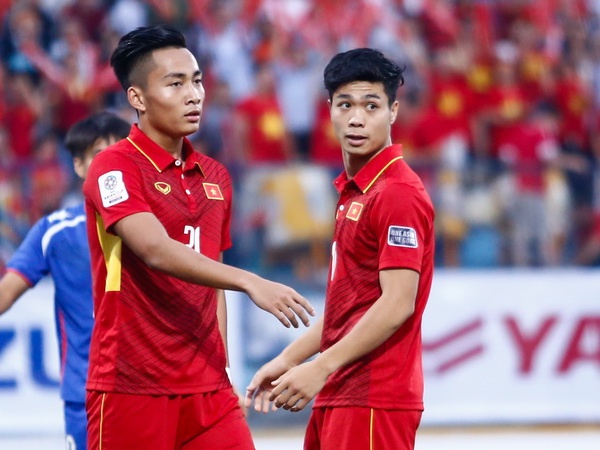 Van Quyet, Cong Phuong sa sut, ai ghi ban cho HLV Huu Thang? hinh anh