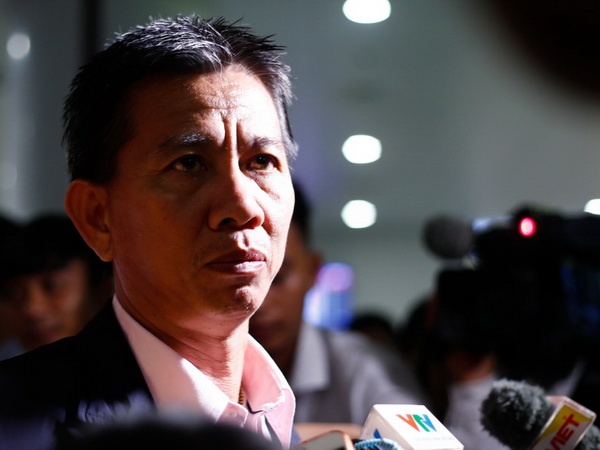 HLV Hoang Anh Tuan khong muon dap tra loi che cua bau Duc hinh anh