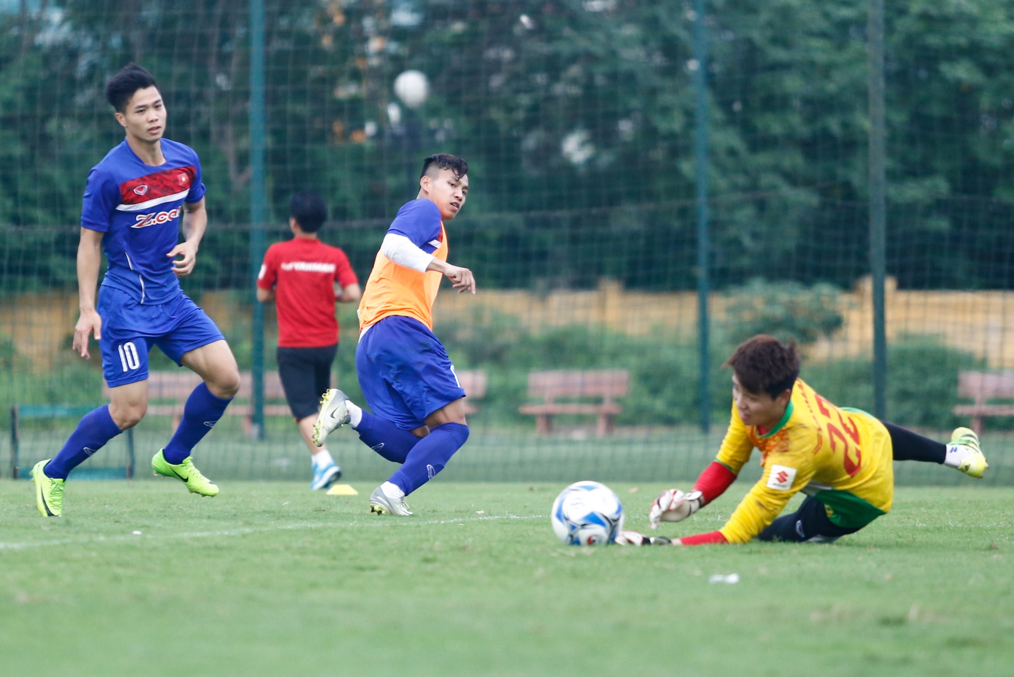 Cong Phuong Tuan Anh duoi suc anh 6