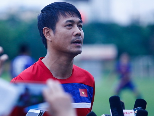 HLV Huu Thang: 'U22 Viet Nam dung thay Thai Lan manh ma so' hinh anh