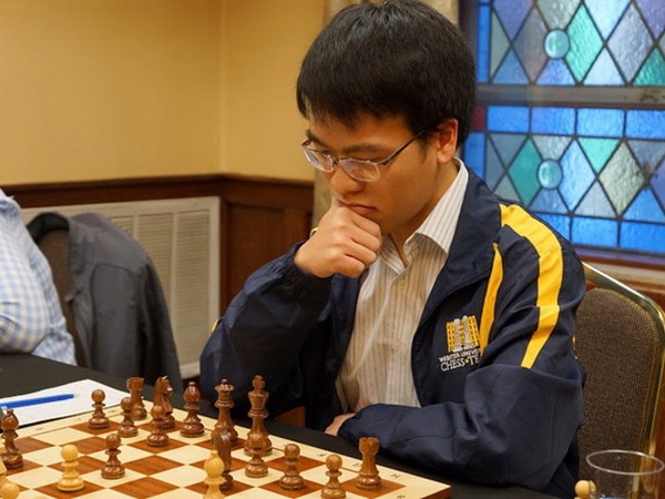 Le Quang Liem danh roi chien thang truoc doi thu bet bang hinh anh