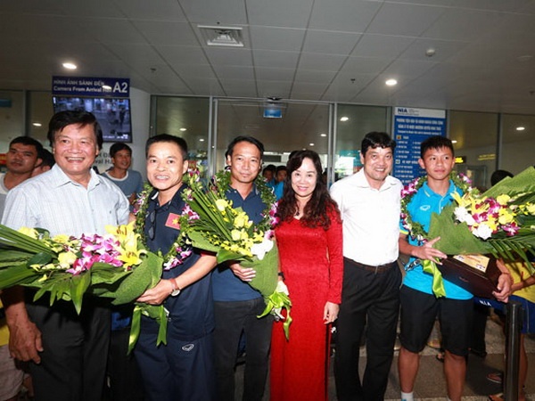 Bo truong gui thu chuc mung chuc vo dich cua U15 Viet Nam hinh anh