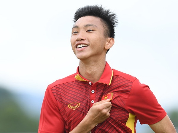 Doan Van Hau: Chuyen gia lap ky luc, 1 nam ra mat 3 tuyen Quoc gia hinh anh