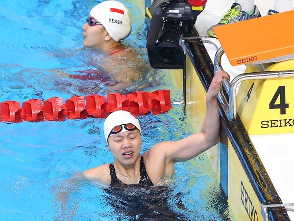 Anh Vien pha the thong tri 12 nam cua boi Singapore hinh anh