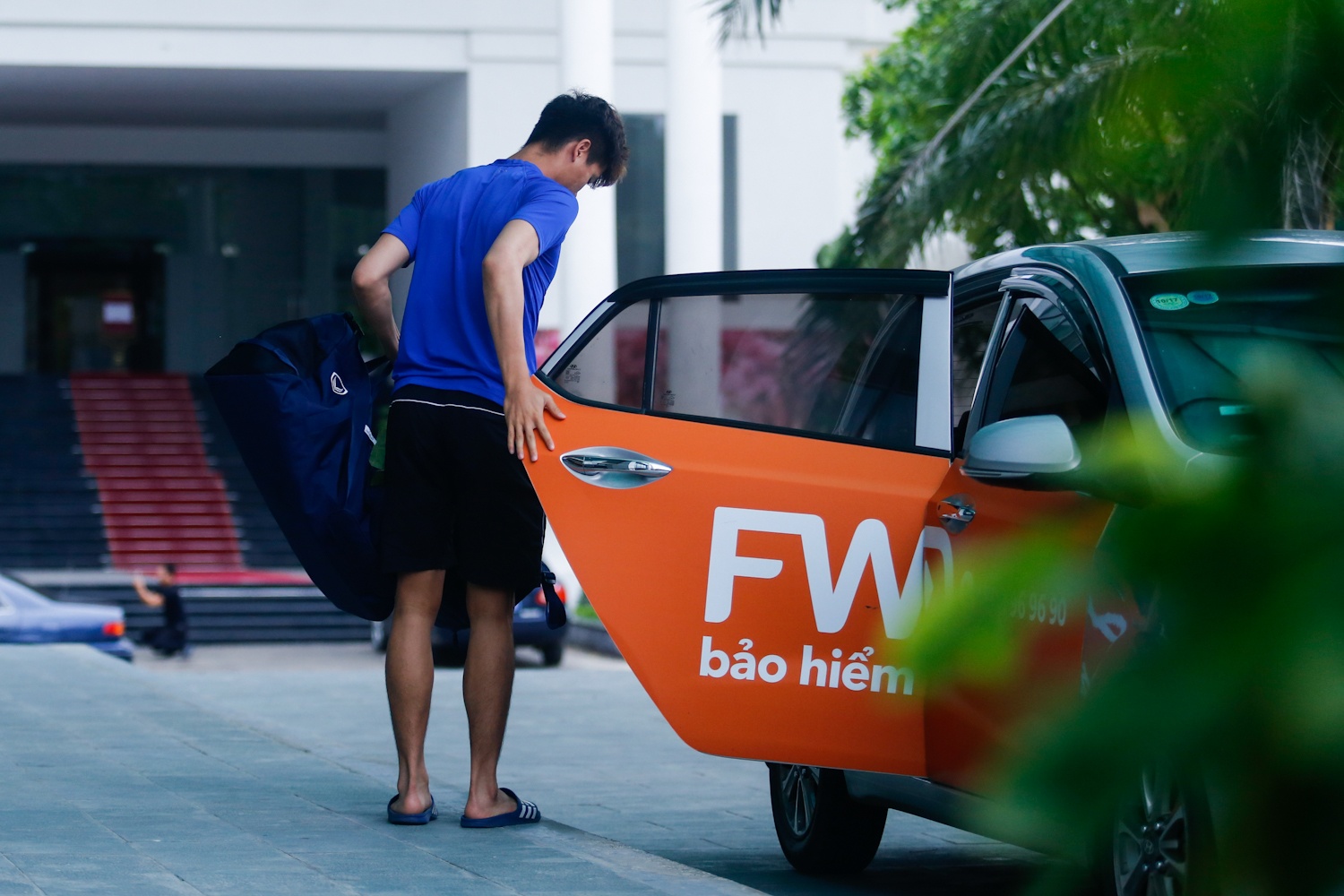 Phí Minh Long lặng lẽ lên tuyển Việt Nam ảnh 2 Phi Minh Long lang le len tuyen Viet Nam anh 2