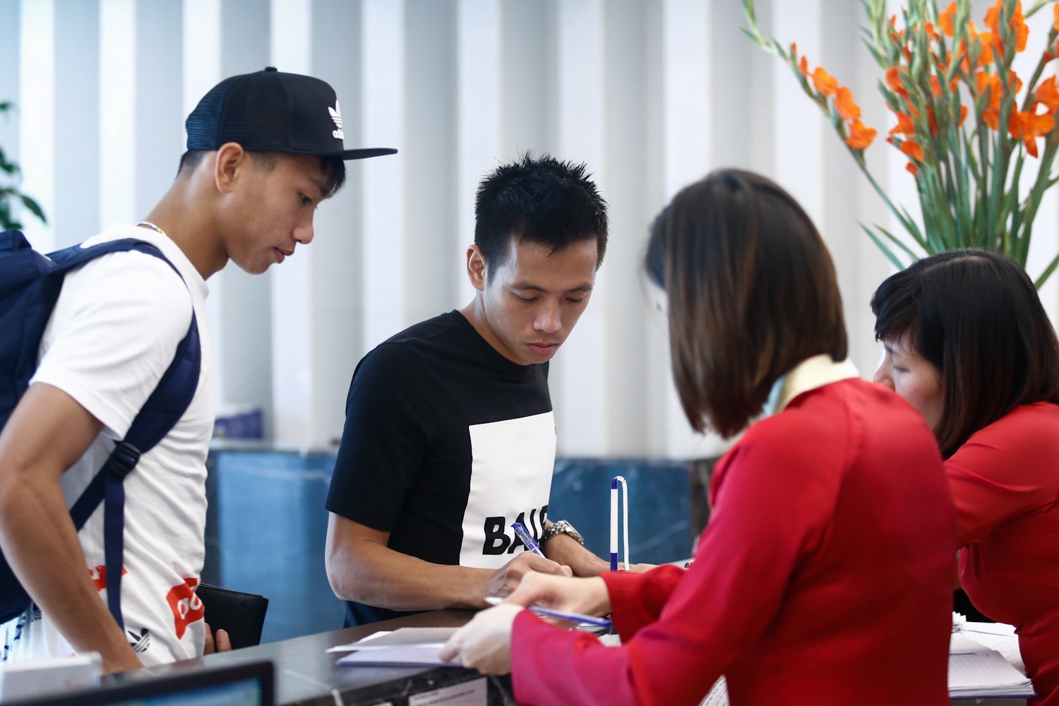 Phí Minh Long lặng lẽ lên tuyển Việt Nam ảnh 7 Phi Minh Long lang le len tuyen Viet Nam anh 7