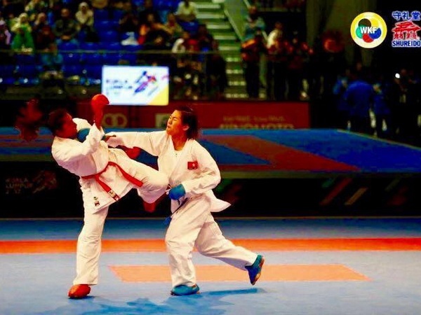 Nguyen Thi Ngoan mang ve HCV lich su cho karatedo Viet Nam hinh anh