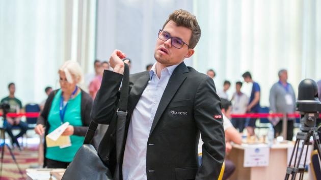 Dia chan o Cup the gioi, Vua co Magnus Carlsen bat ngo bi loai hinh anh