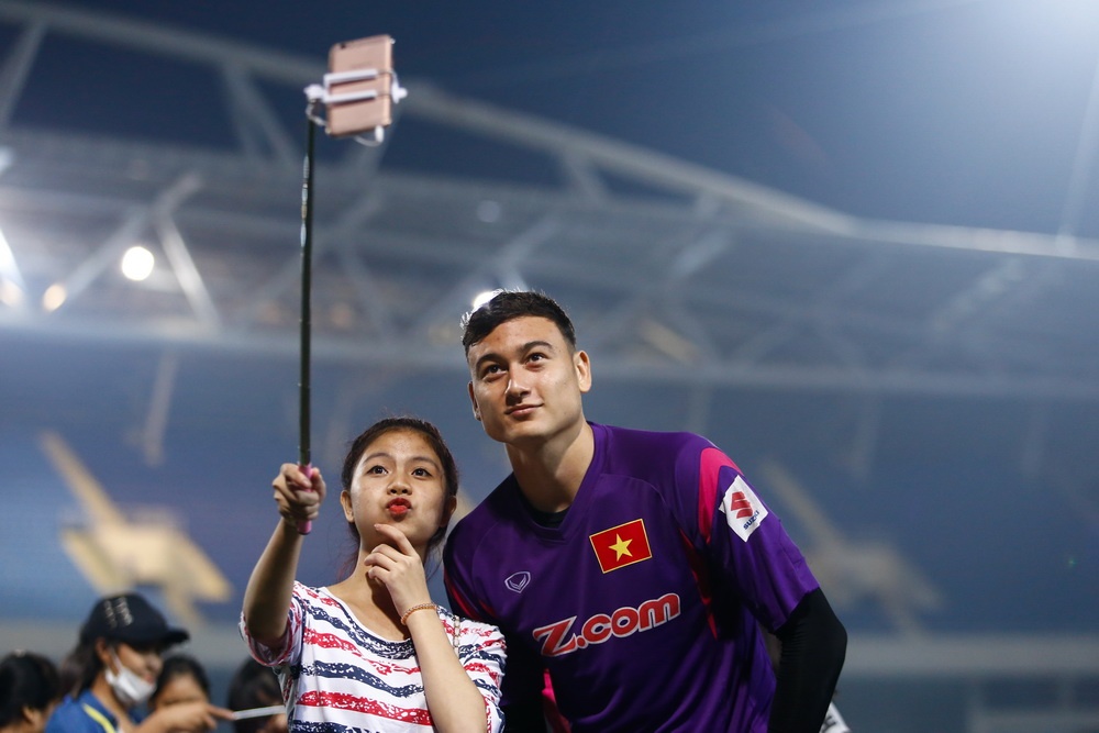 Dang Van Lam da an toan sau khi bi hanh hung anh 2