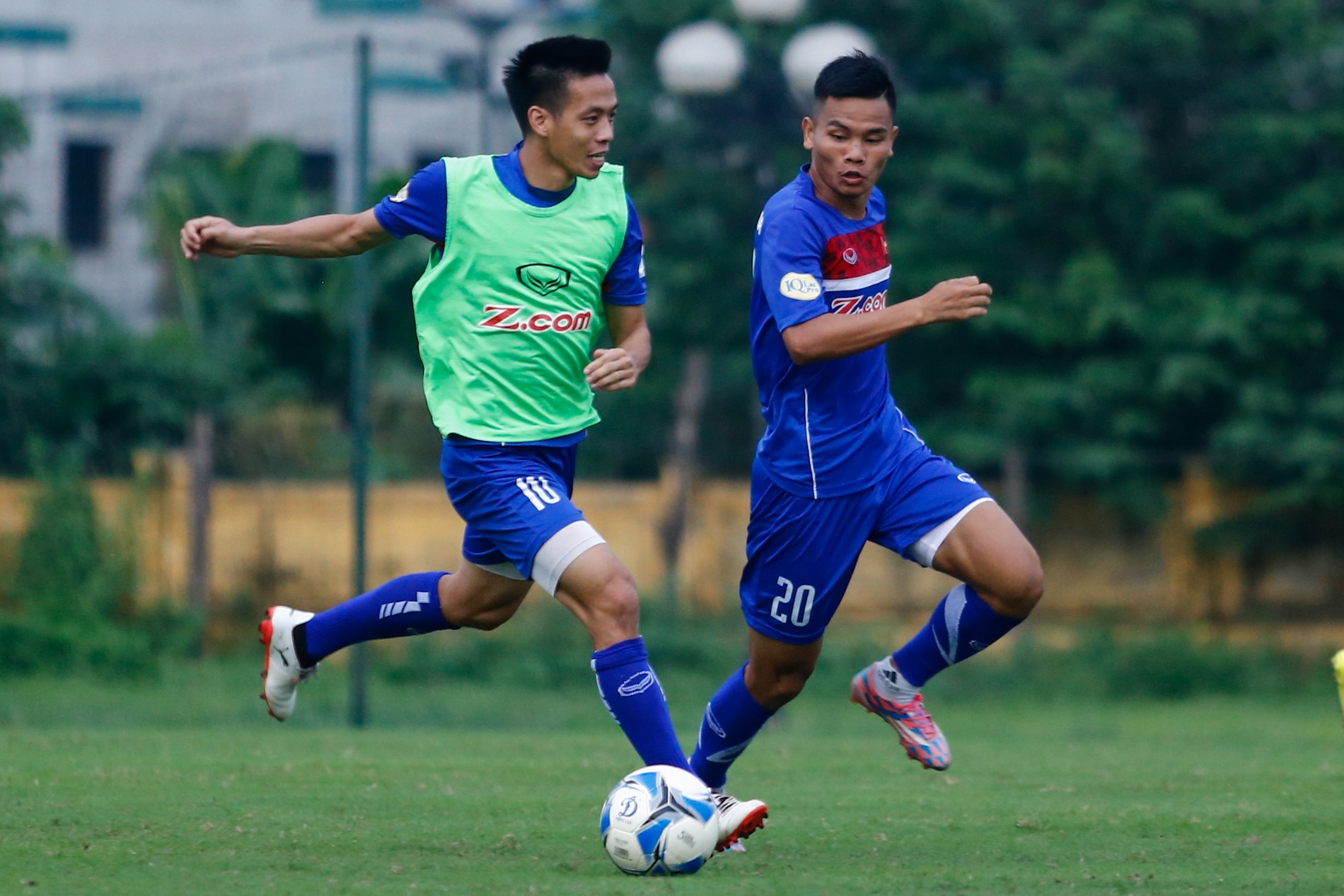 HLV Mai Duc Chung noi nong vi tien dao Viet Nam cham qua anh 1