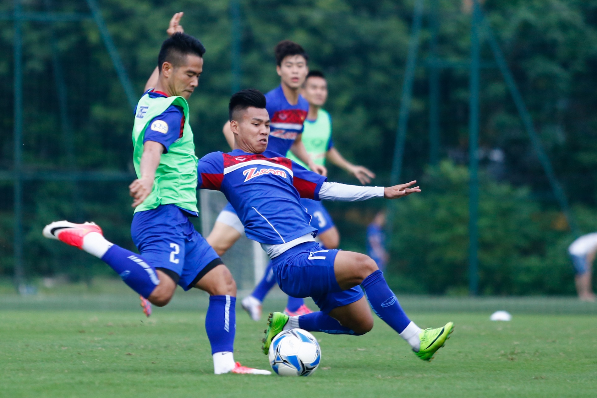 HLV Mai Duc Chung noi nong vi tien dao Viet Nam cham qua anh 4