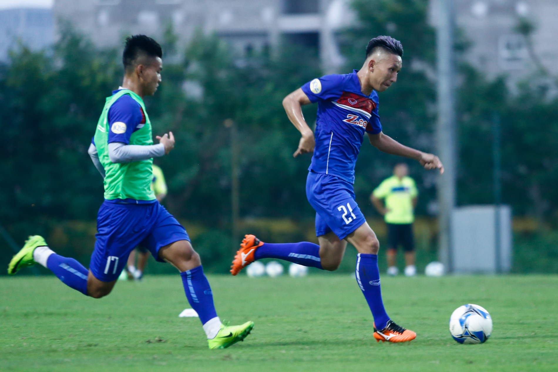 HLV Mai Duc Chung noi nong vi tien dao Viet Nam cham qua anh 5