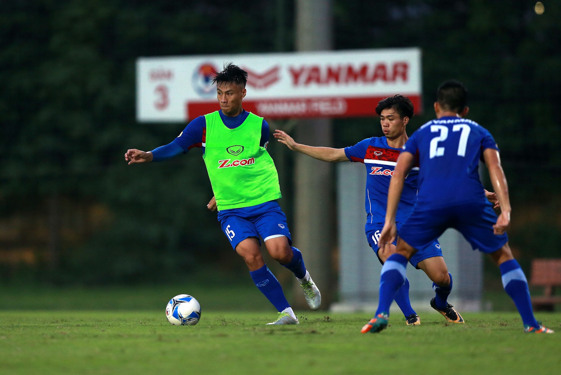 HLV Mai Duc Chung noi nong vi tien dao Viet Nam cham qua anh 9