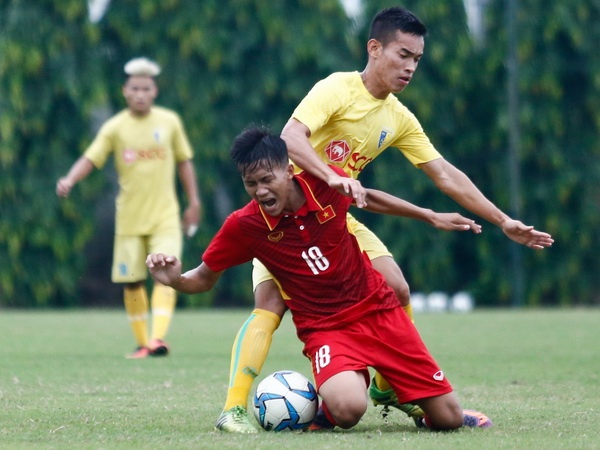 U19 Viet Nam thua trang 5 ban truoc doi tre Ha Noi hinh anh