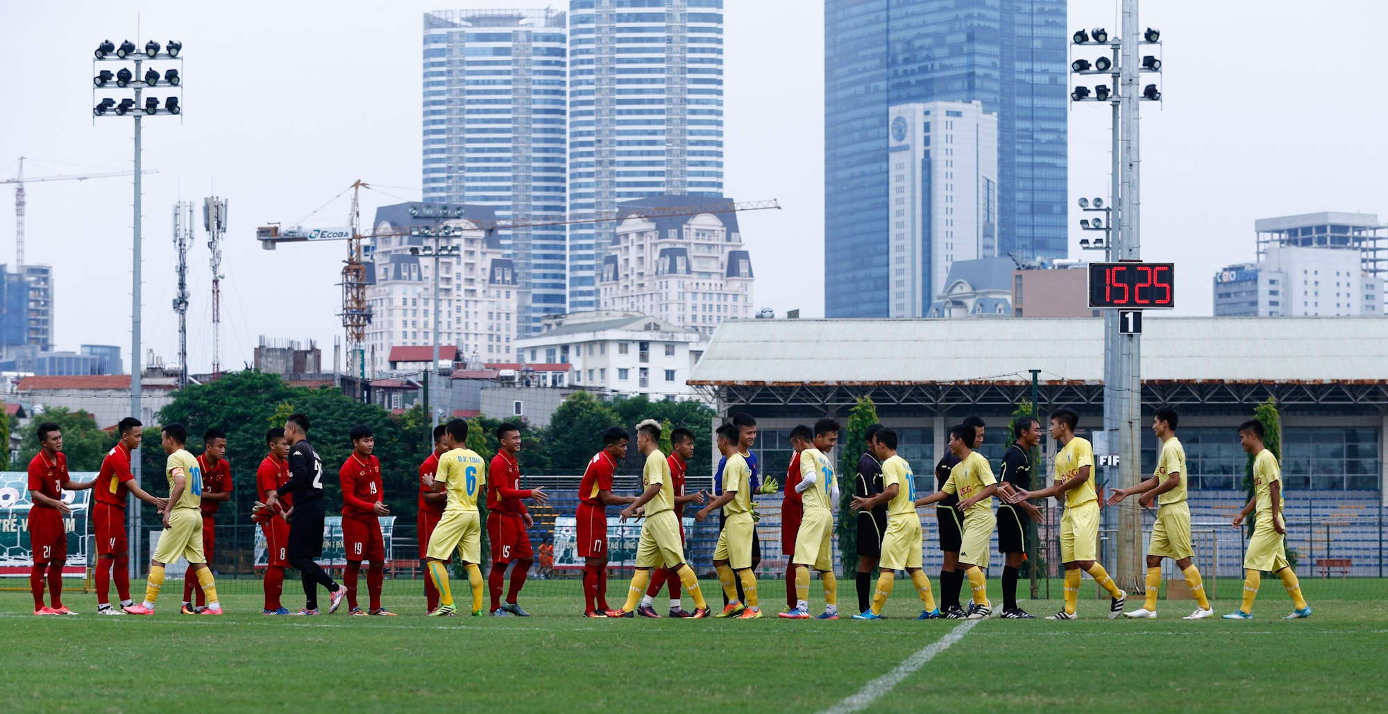 U19 Viet Nam thua 0-5 truoc CLB Ha Noi anh 1