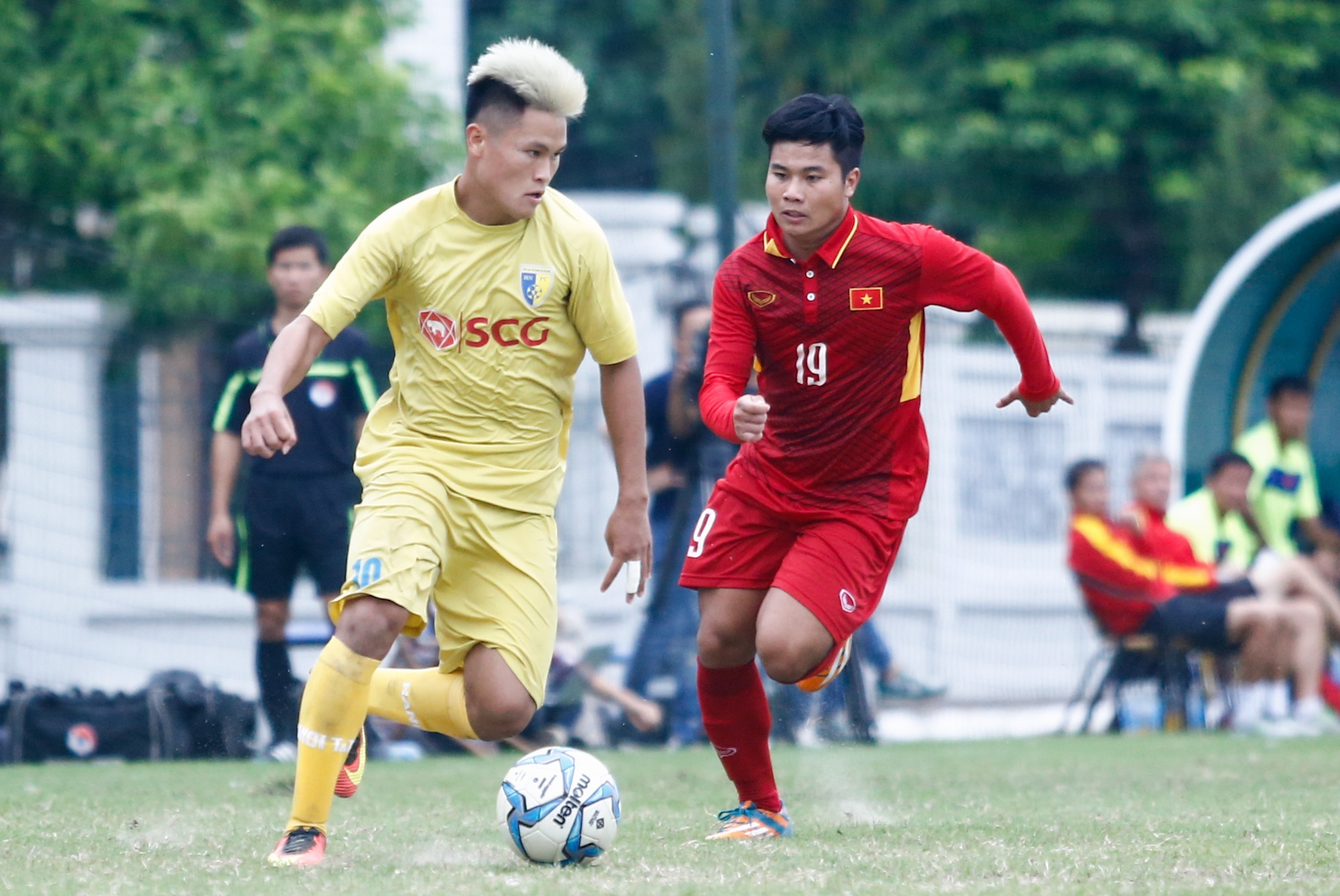 U19 Viet Nam thua 0-5 truoc CLB Ha Noi anh 4