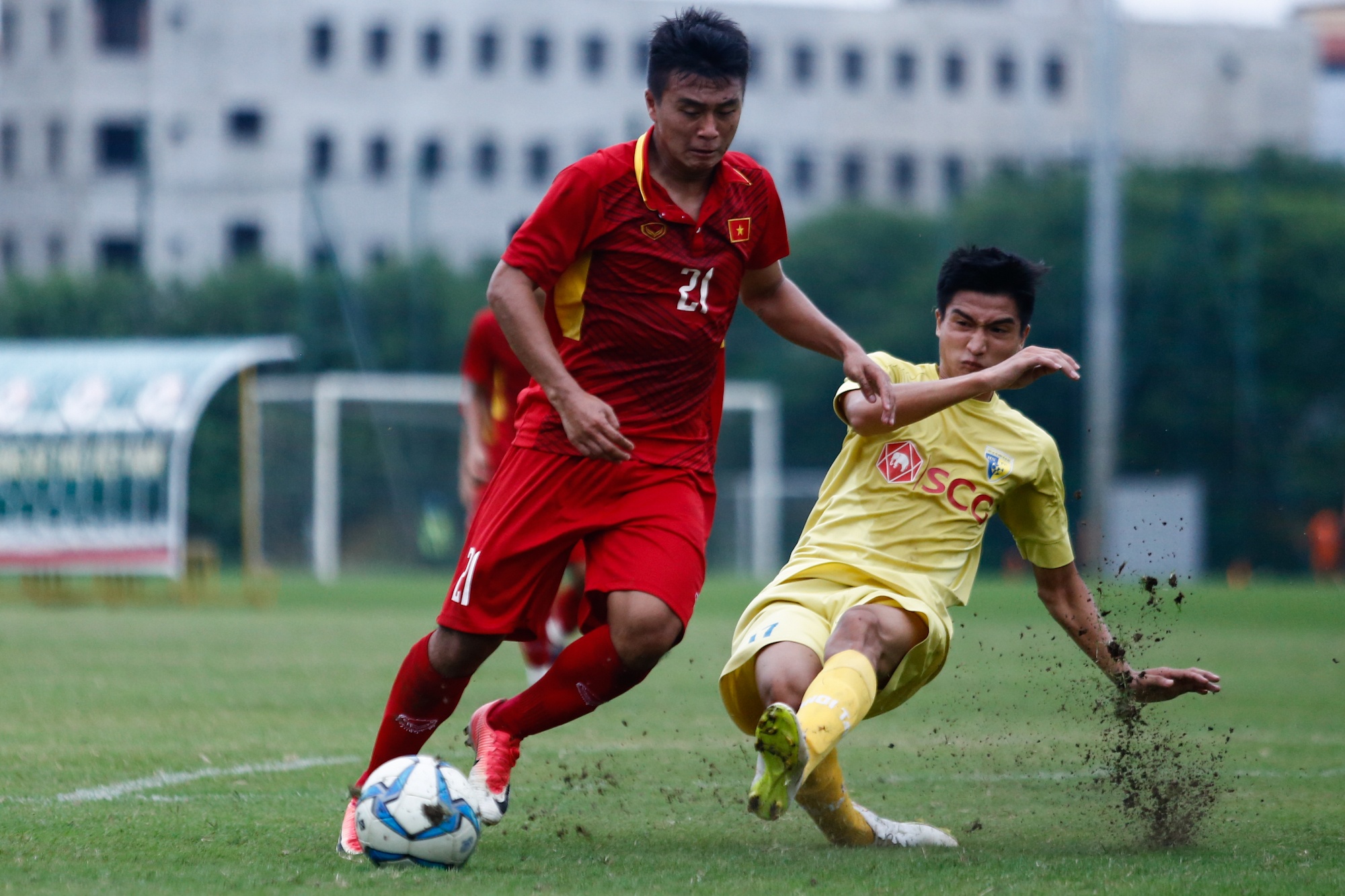 U19 Viet Nam thua 0-5 truoc CLB Ha Noi anh 5