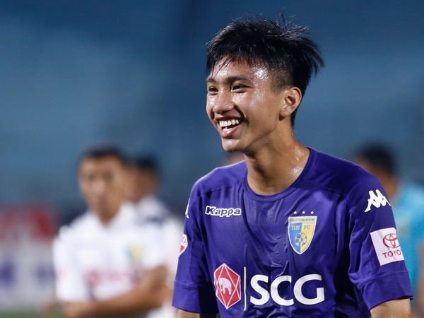 Doan Van Hau thu lam tien dao, ghi ban dau tien tai V.League hinh anh