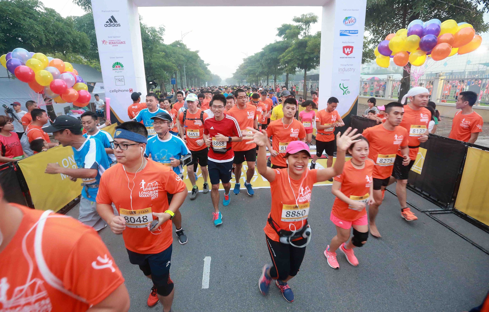 Longbien Marathon 2017 dien ra tai Ha Noi anh 1