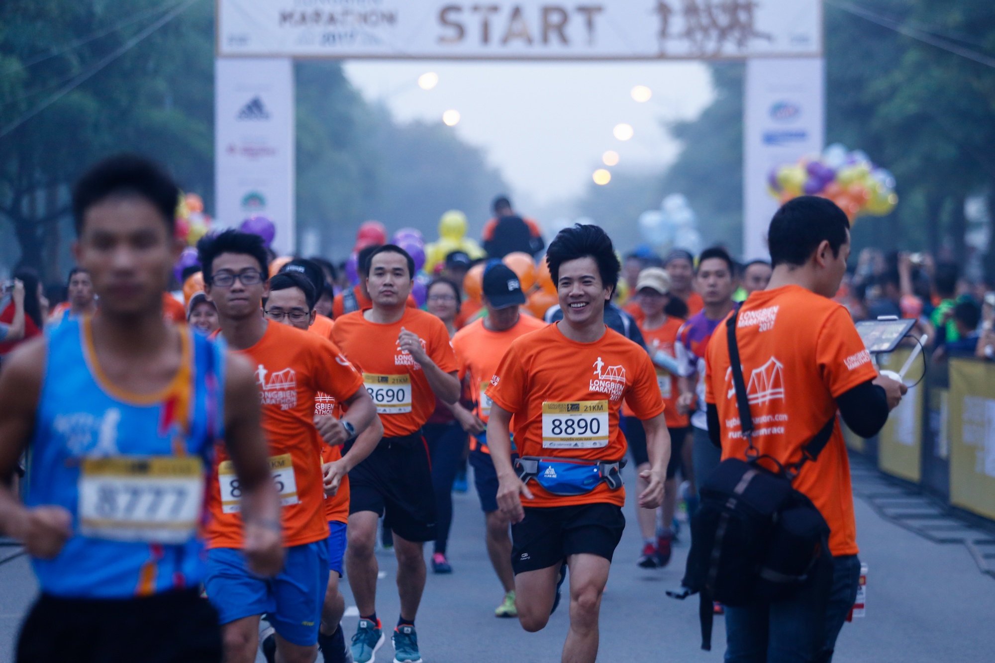 Longbien Marathon 2017 dien ra tai Ha Noi anh 2