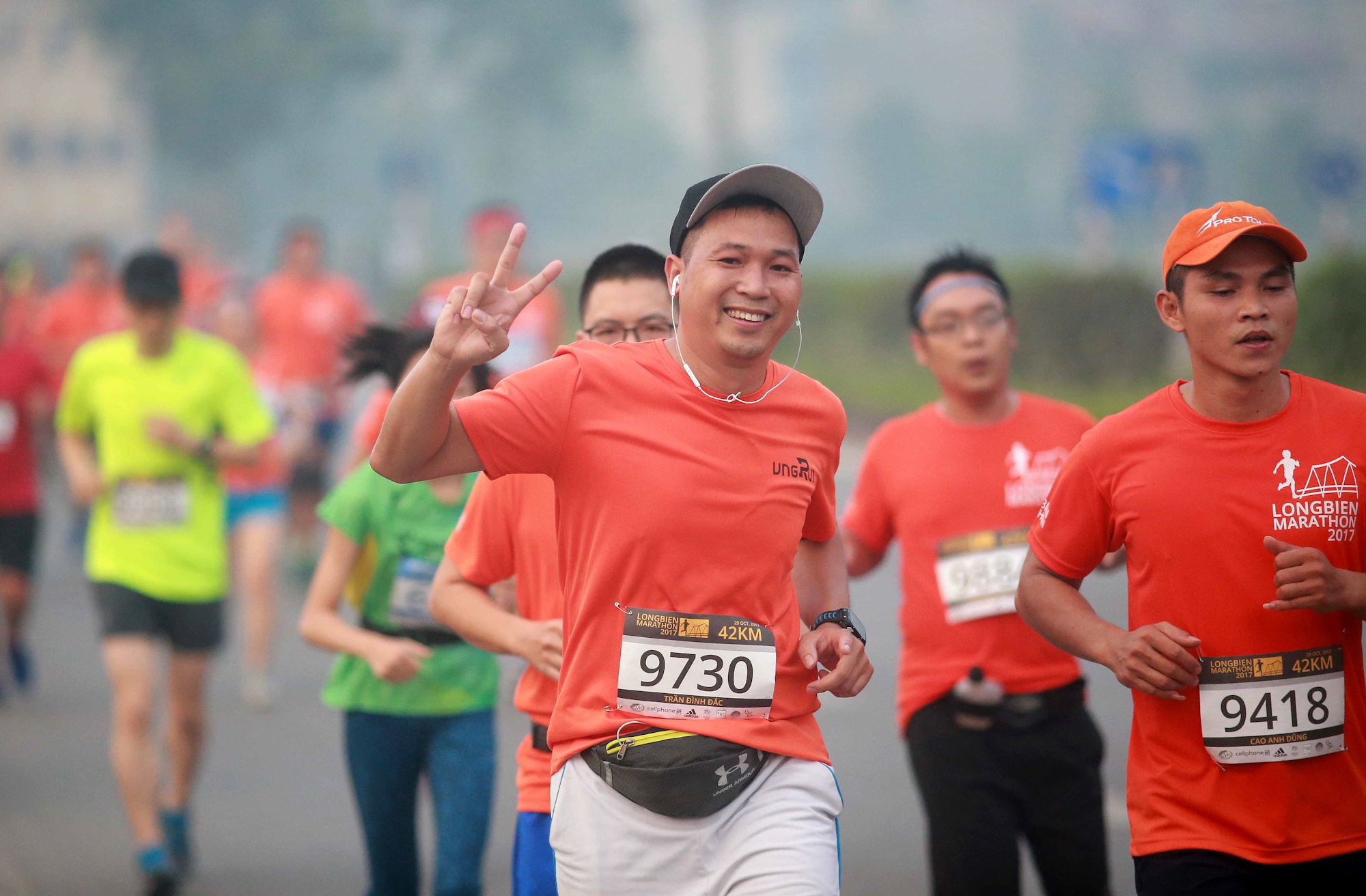 Longbien Marathon 2017 dien ra tai Ha Noi anh 7