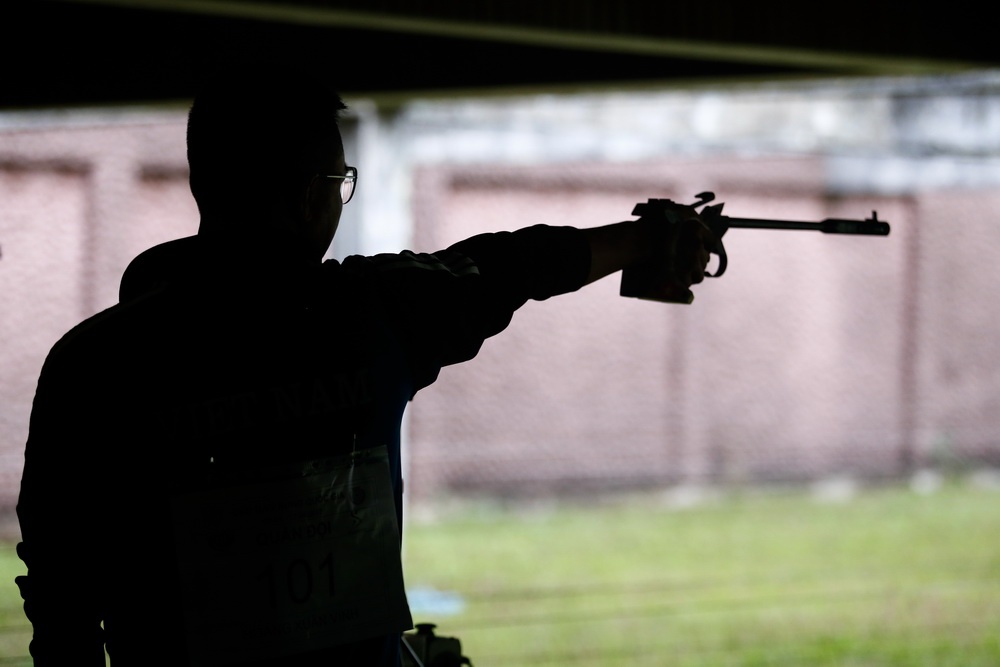 Hoàng Xuân Vinh mất ngôi số một thế giới ảnh 1 Hoang Xuan Vinh mat ngoi so mot the gioi anh 1