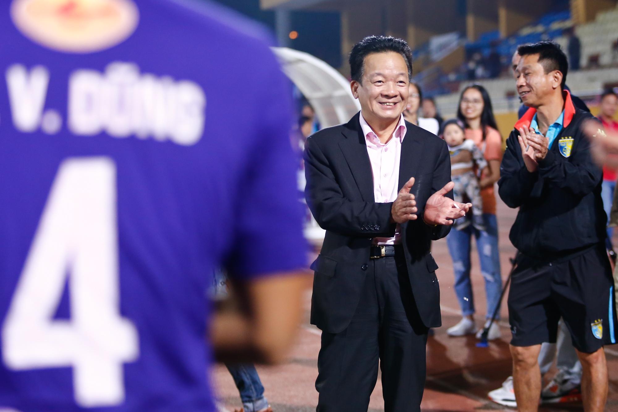 CLB Ha Noi len dau bang khi de bep doi Cong Vinh anh 12