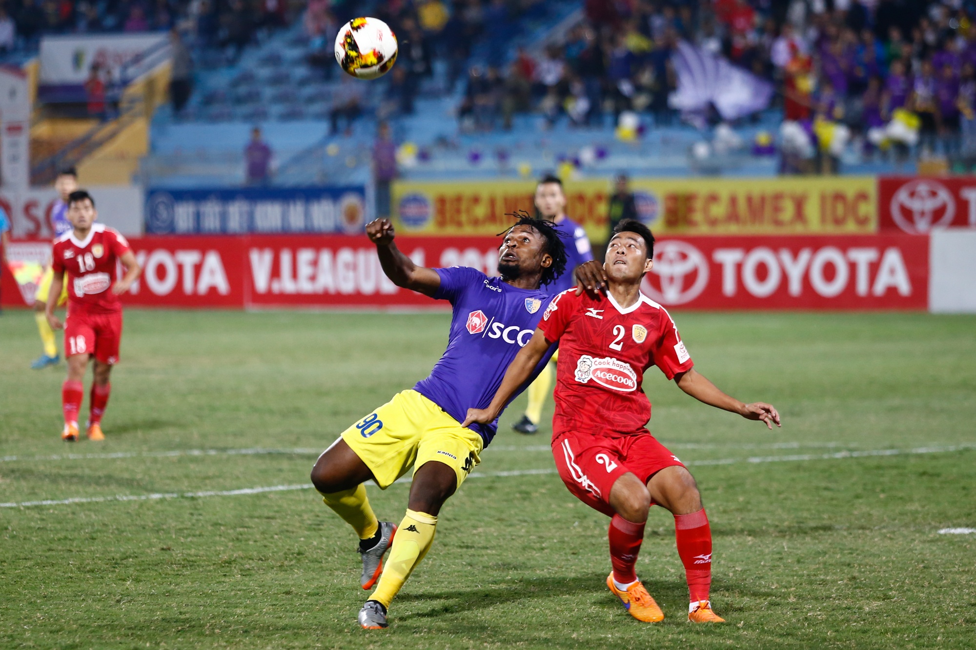 CLB Ha Noi len dau bang khi de bep doi Cong Vinh anh 1