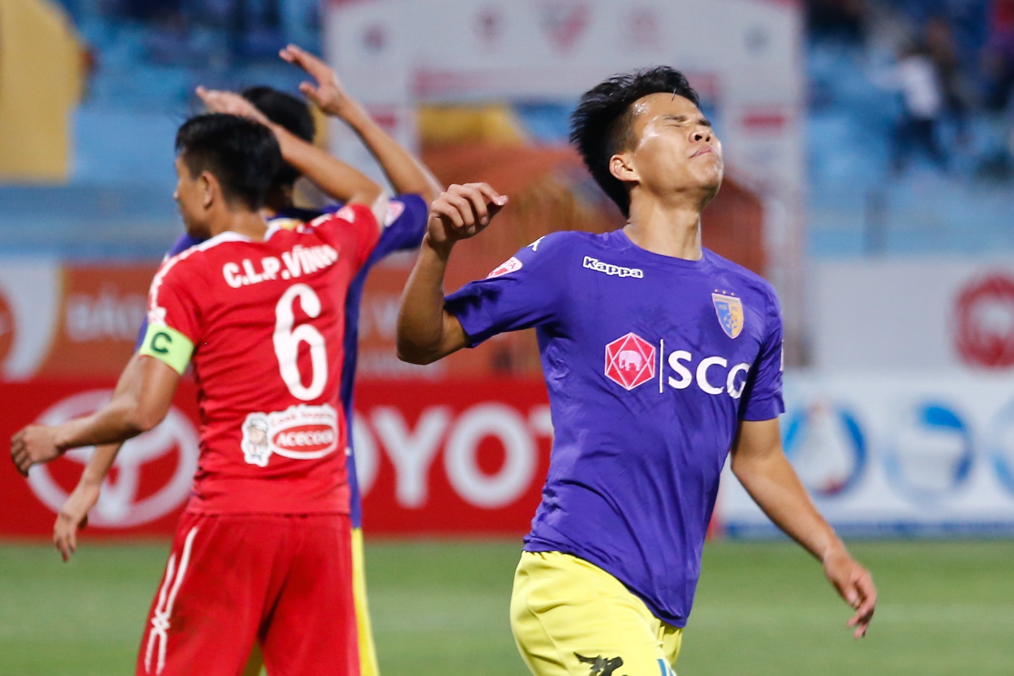 CLB Ha Noi len dau bang khi de bep doi Cong Vinh anh 6