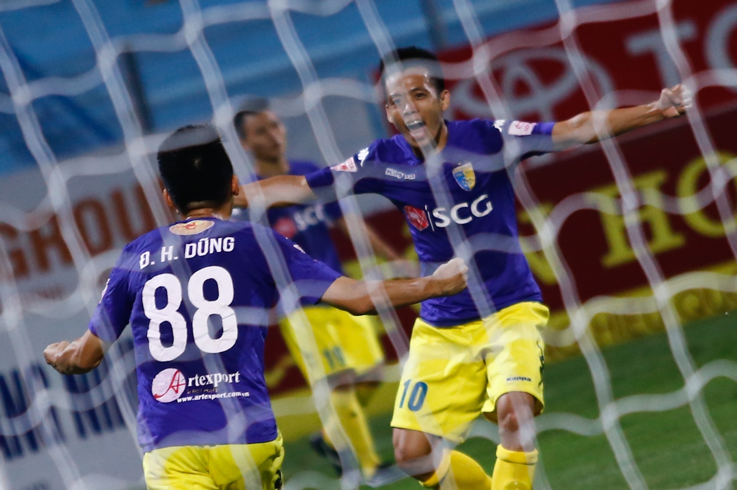 CLB Ha Noi len dau bang khi de bep doi Cong Vinh anh 9