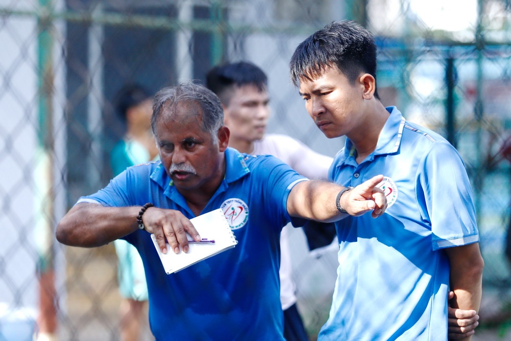 Công Vinh sa thải HLV người Pháp, dọn đường cho Miura trở lại Việt Nam ảnh 1 Cong Vinh sa thai HLV nguoi Phap, don duong cho Miura tro lai Viet Nam anh 1