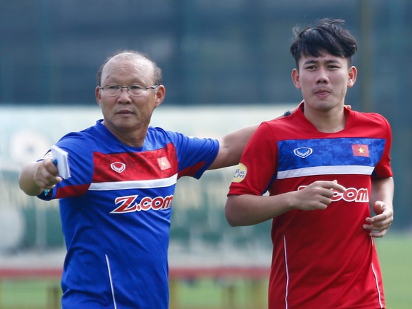 HLV Park Hang-seo ‘day lai tu dau’ tuyen Viet Nam cach chong bong bong hinh anh