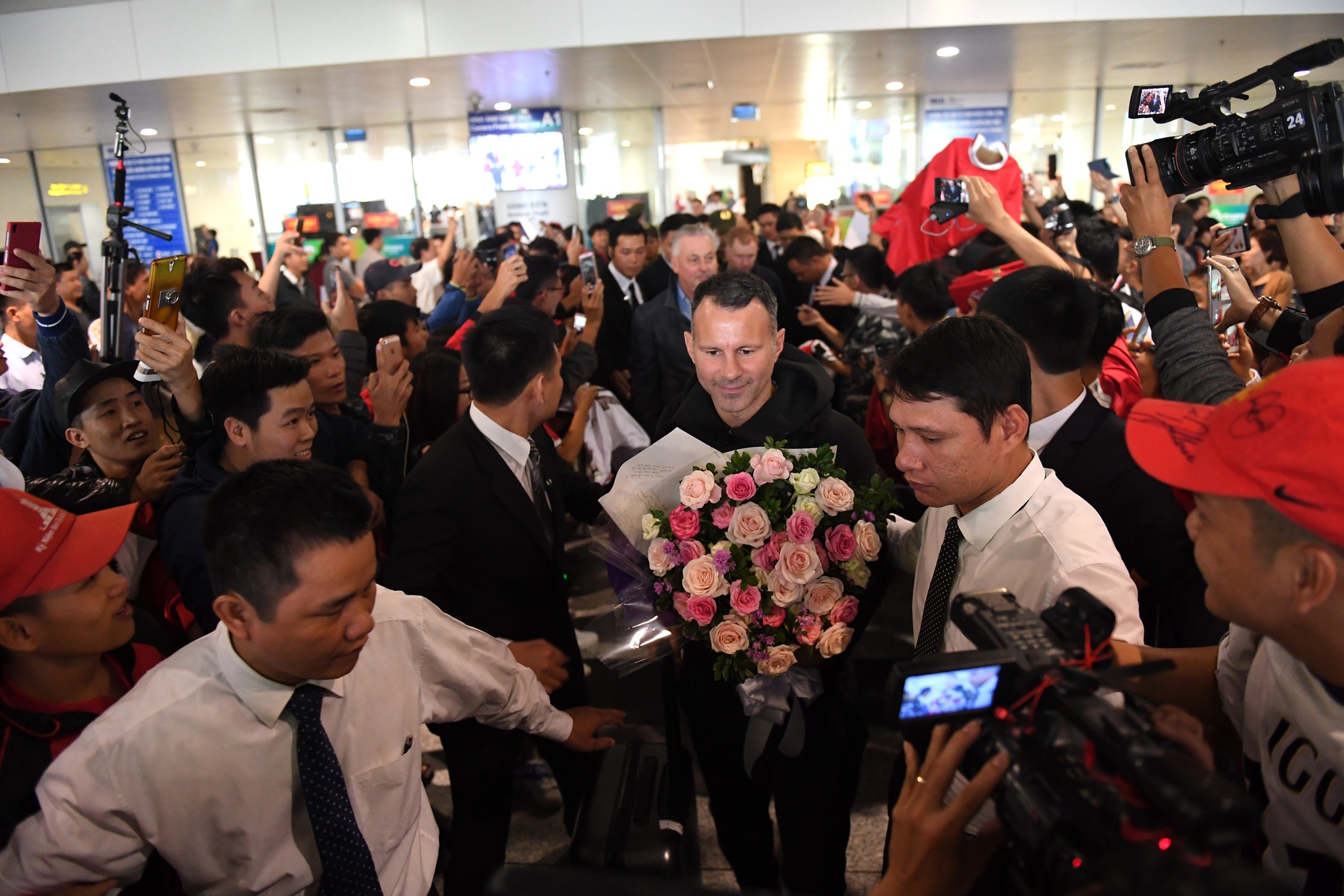 Ryan Giggs,  Paul Scholes toi Viet Nam anh 5