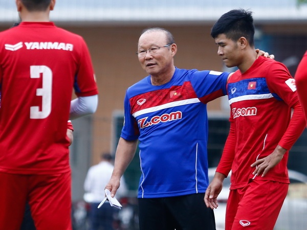 HLV Park Hang-seo co hoc tieng Anh de giao tiep voi cau thu Viet hinh anh