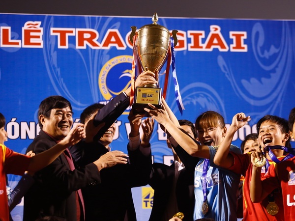 Nu TP.HCM I vo dich quoc gia lan thu 3 lien tiep hinh anh