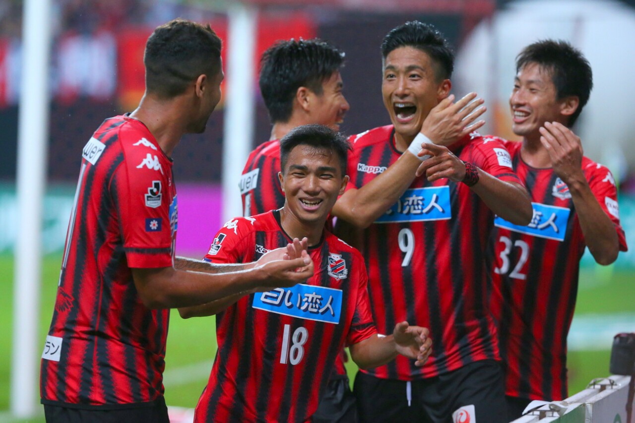 Messi Thai chinh phuc Nhat Ban du tit ngoi anh 6