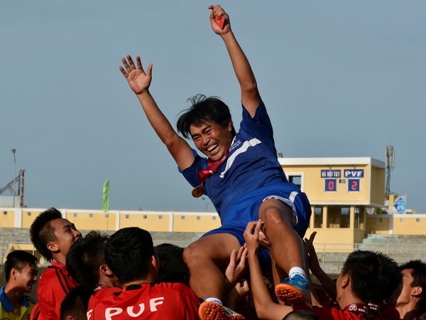 HLV Tran Minh Chien dan dat Binh Duong tai V.League 2018 hinh anh