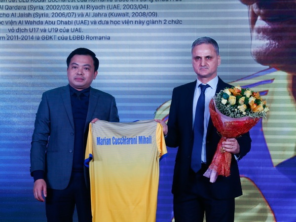 HLV moi cua Thanh Hoa khong dam hua se vao top 3 V.League hinh anh