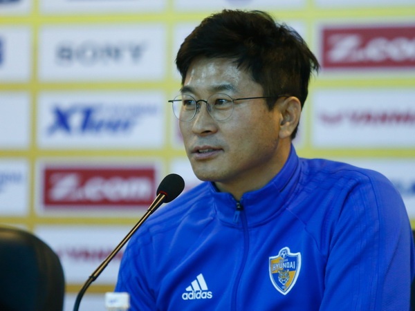 HLV Ulsan tin U23 Viet Nam co the thang Han Quoc hinh anh