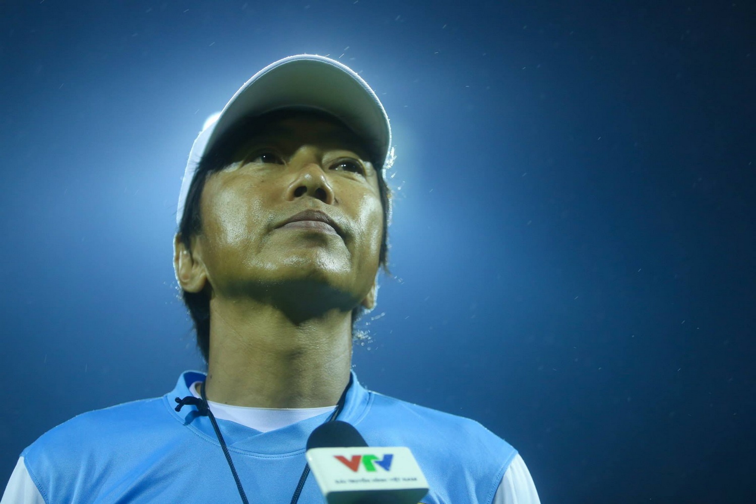 Toshiya Miura Công Vinh biểu tượng chuyên nghiệp giữa V.League đảo điên ảnh 1 Toshiya Miura Cong Vinh bieu tuong chuyen nghiep giua V.League dao dien anh 1