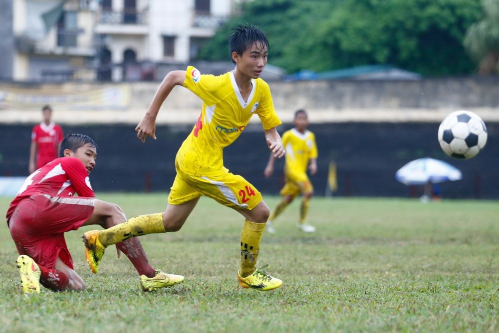Hinh thap nguoc ky la cua bong da Viet Nam so voi Thai Lan anh 2