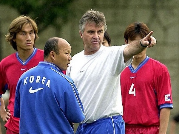 Dung trach ong Park, xe bus hai tang la di san cua Guus Hiddink hinh anh