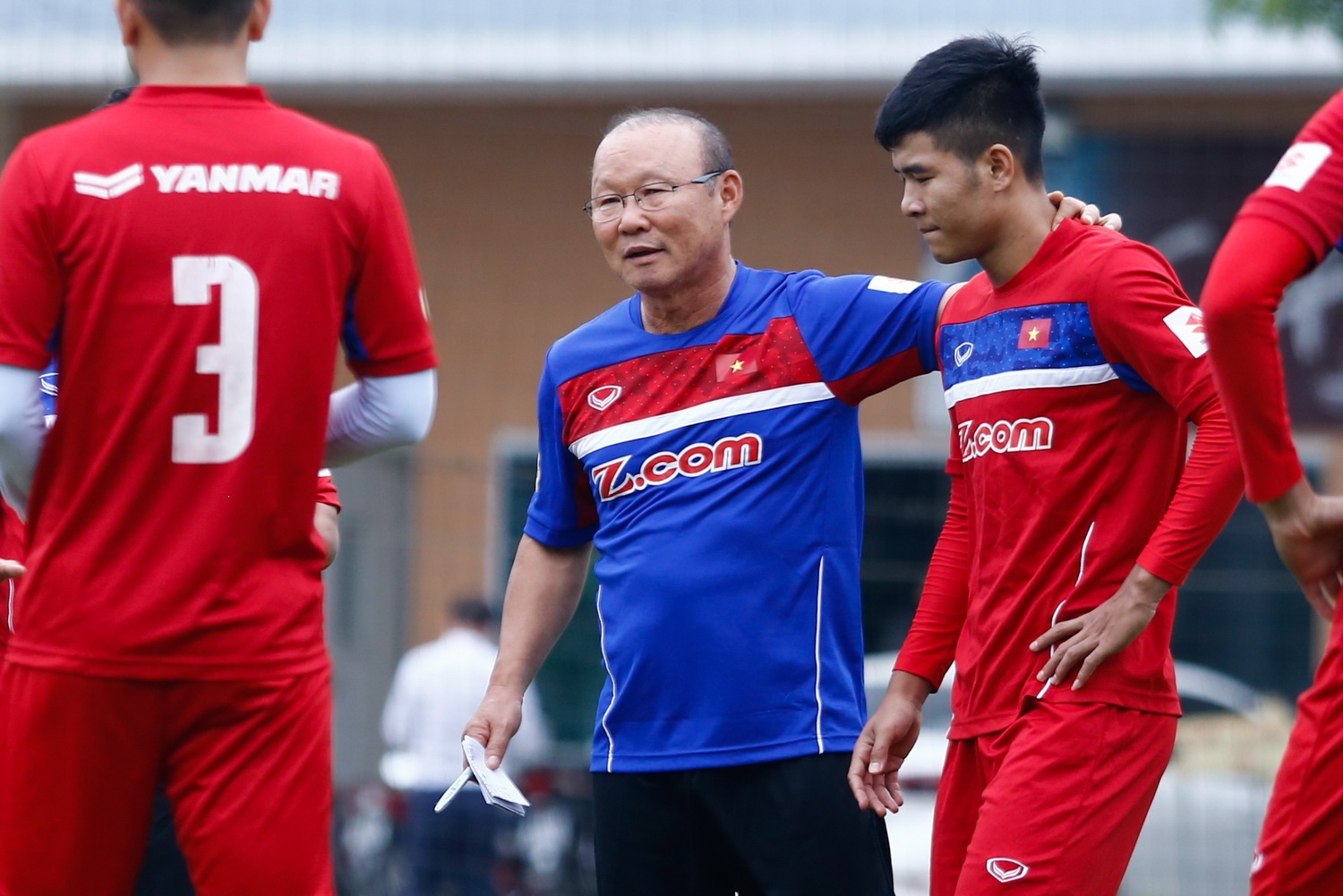 Xe bus hai tầng là di sản của Guus Hiddink ảnh 2 Xe bus hai tang la di san cua Guus Hiddink anh 2