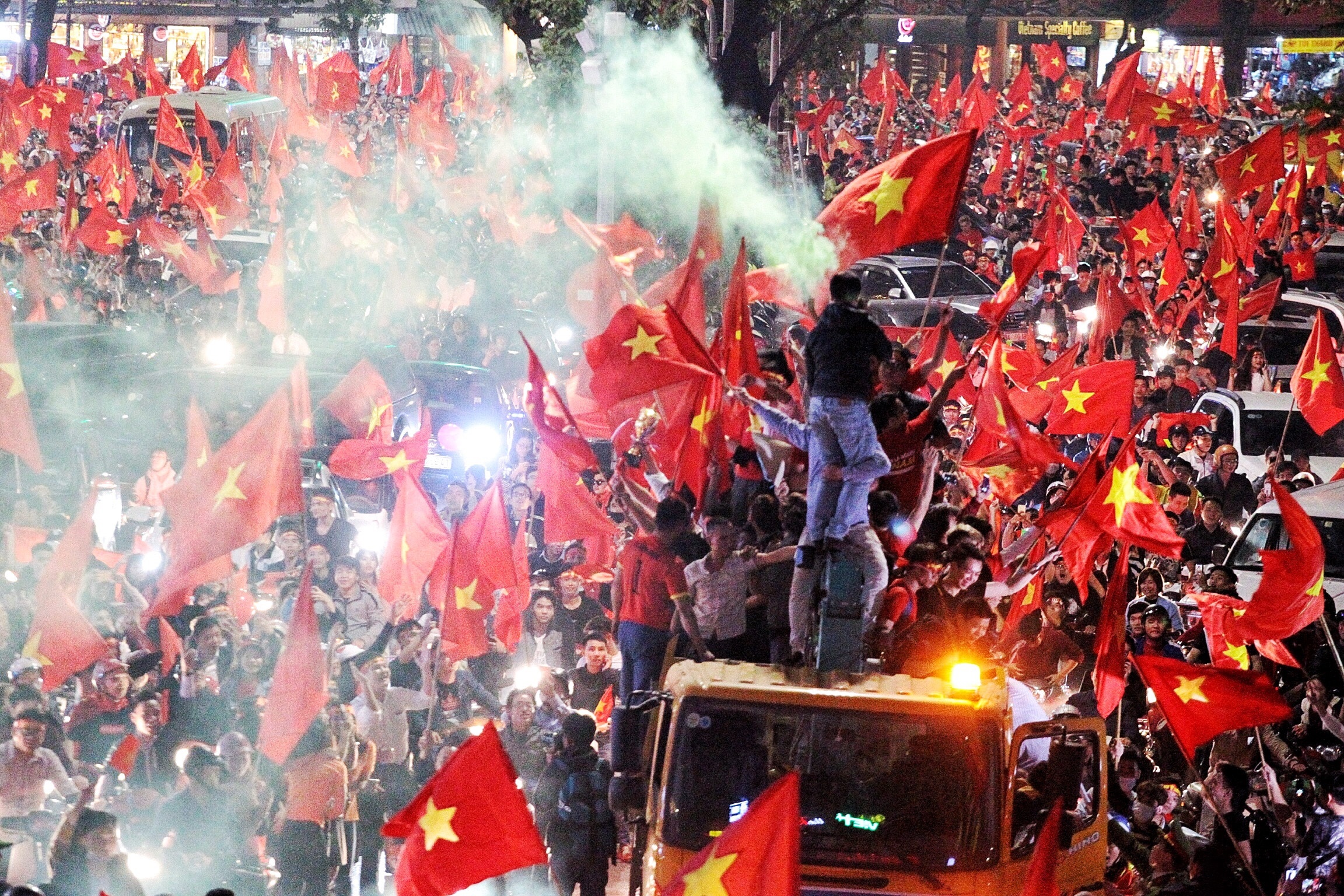 Trai tim toi dang huong ve Thuong Chau hinh anh