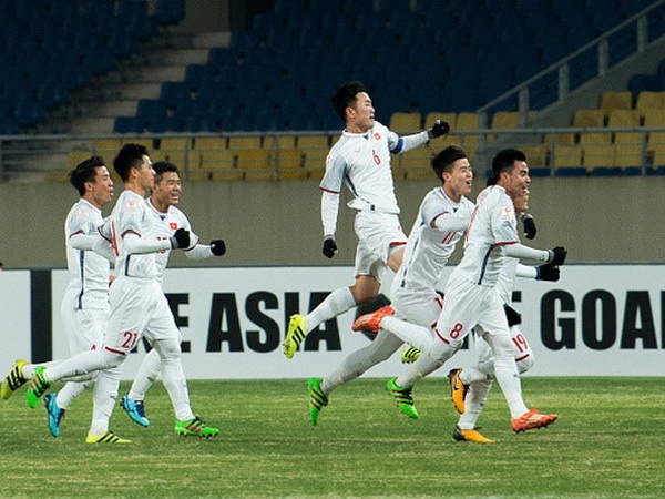 VFF chot 2 xe mui tran cho U23 Viet Nam dieu hanh hinh anh