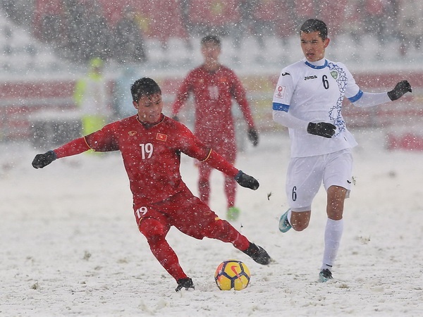 Cuu tuyen thu VN: Doi toi chua tung thay mat san day tuyet nhu the hinh anh