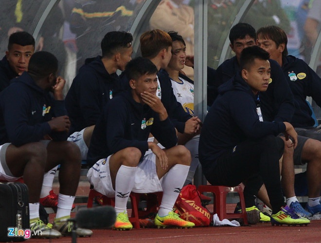 Tuan Anh sang Han Quoc dieu tri anh 1